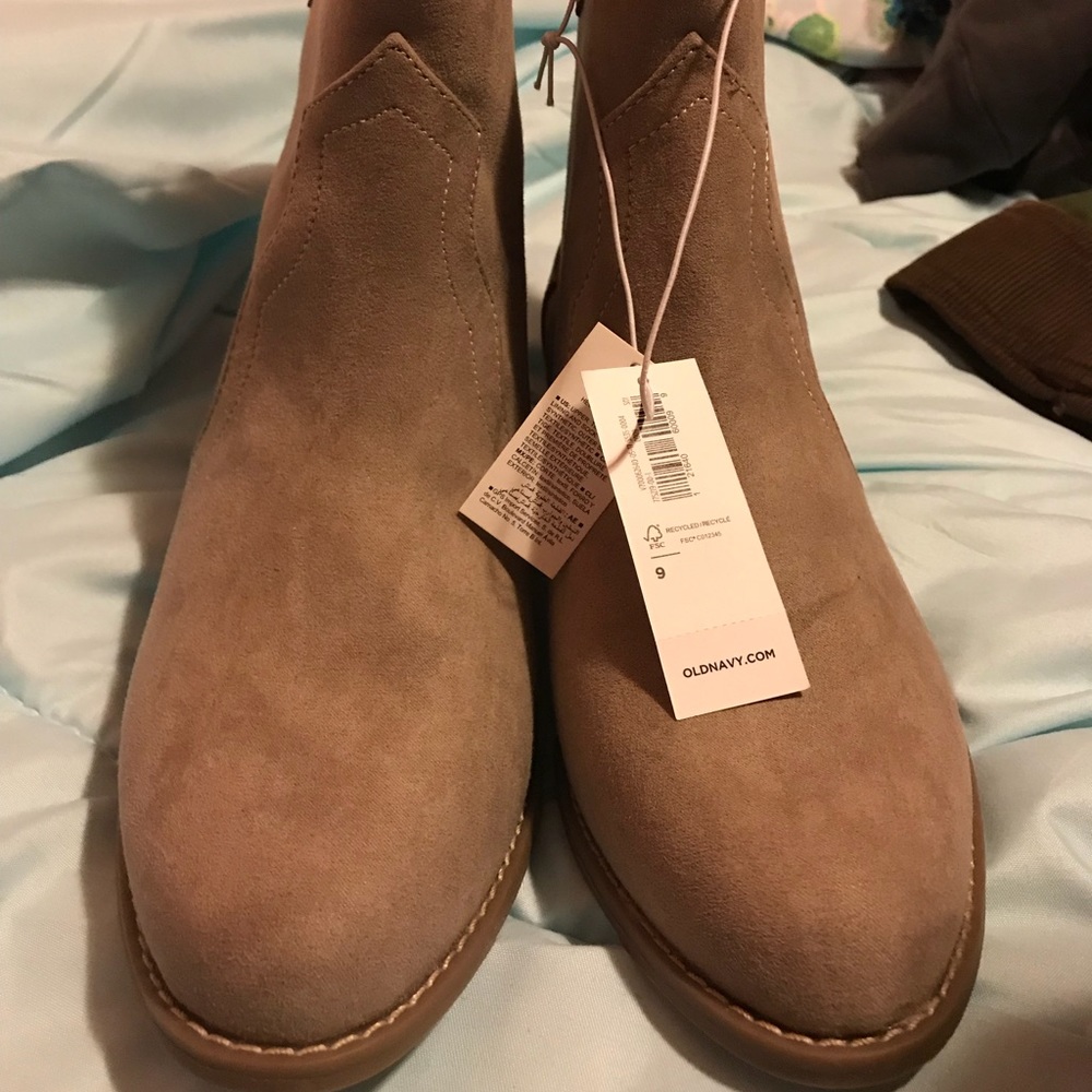Old navy sueded western ankle boots for women - Picture 2 of 3